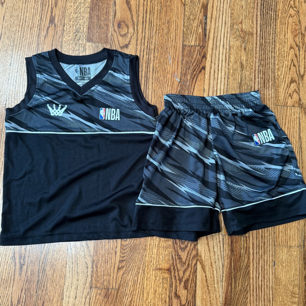 NBA Black and Silver Basketball Jersey Set - Size 5/6